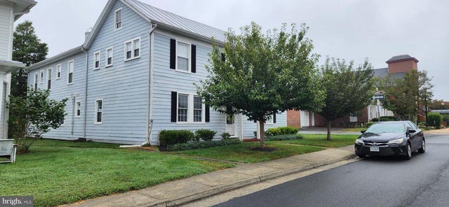 9325 Main St, Manassas