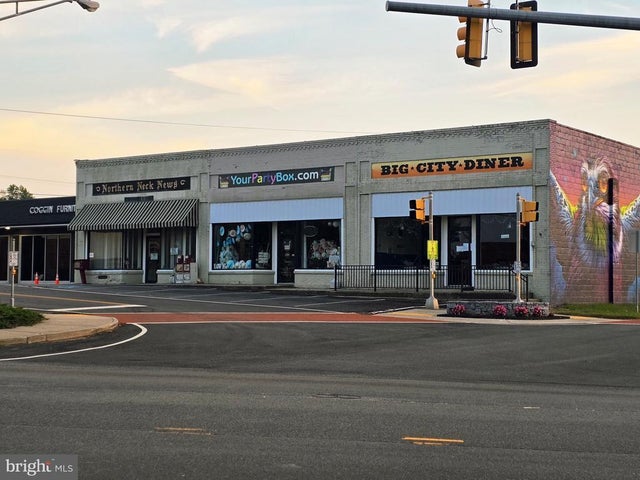 132/130/142 Court Circle, Warsaw