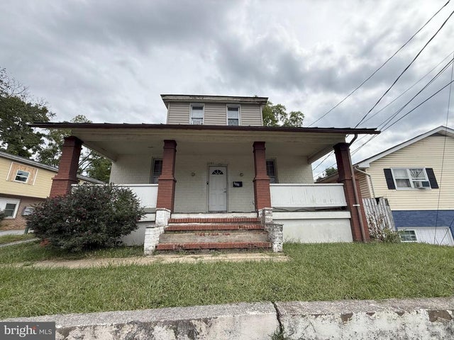 1101 N Royal Ave, Front Royal