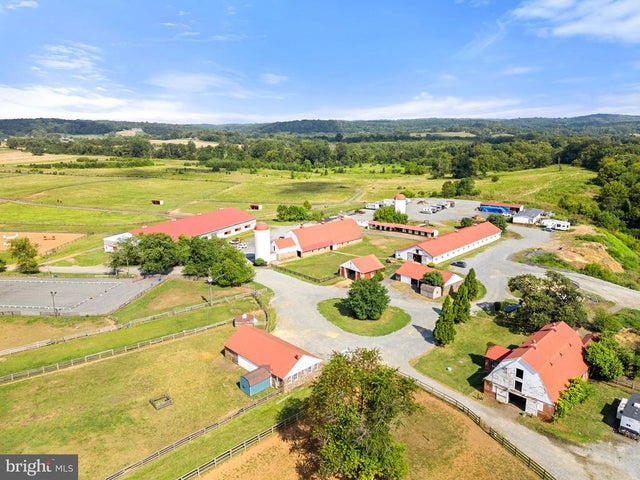 40332 Courtland Farm Ln, Aldie