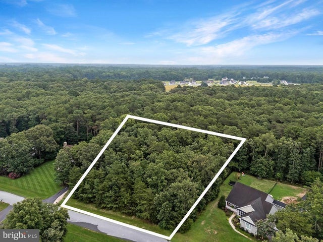 18088 White Oak Dr, Milton