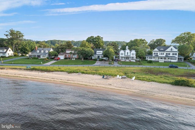 90 River Dr, Annapolis