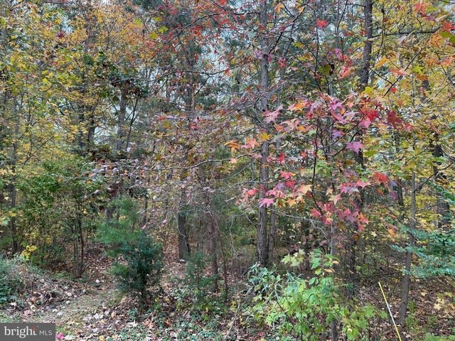 5162 Cedarlea Dr, West River