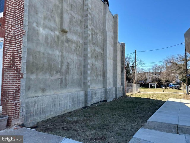 2340 Barclay St, Baltimore