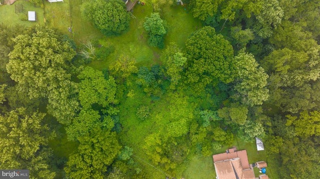 2 Bowers Ln, GLYNDON