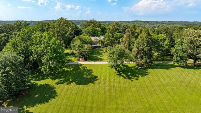 10 Merry Hill Ct, Pikesville