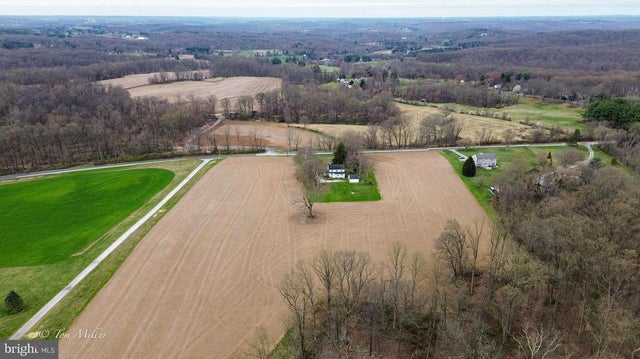 Troyer Road, Monkton