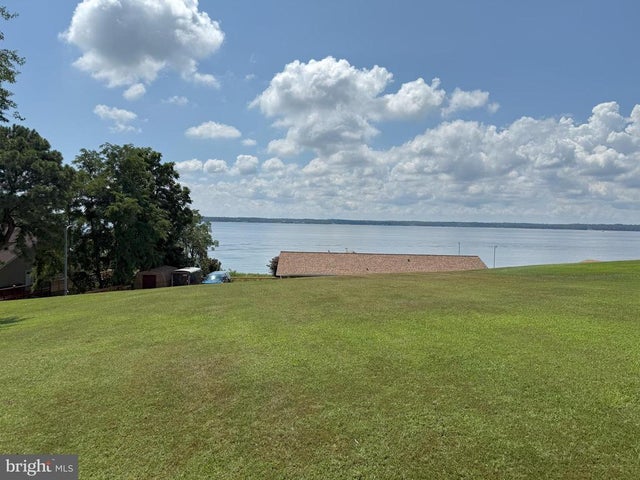 421 Overlook Dr, Lusby