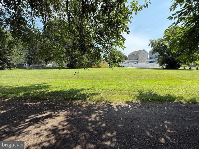 Corner Peach Blossom Ave-hicks Ave Ave, Cambridge