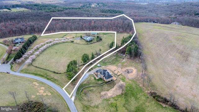 12775 Barnett Dr, Mount Airy