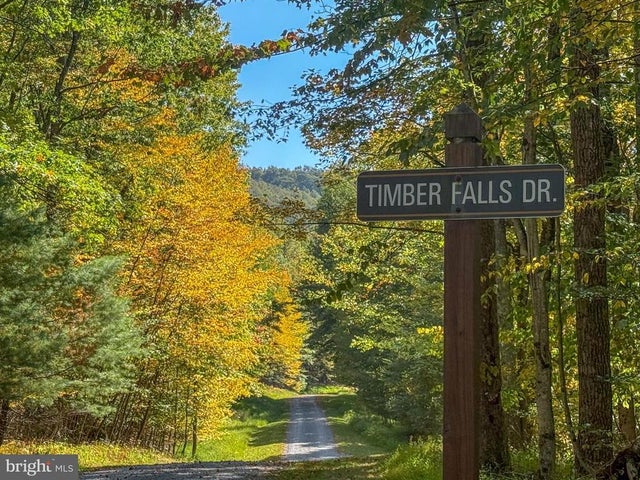 9 Timber Falls Rd, Oakland