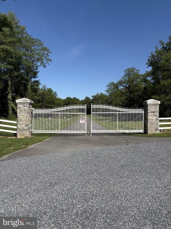 1 Wilson Point Rd, Galena