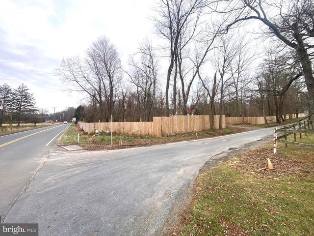 3738 Damascus Rd, Gaithersburg