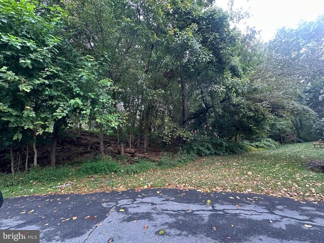 7731 Arrowood Ct, Bethesda