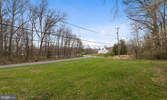 11905 Ellington Dr, Beltsville