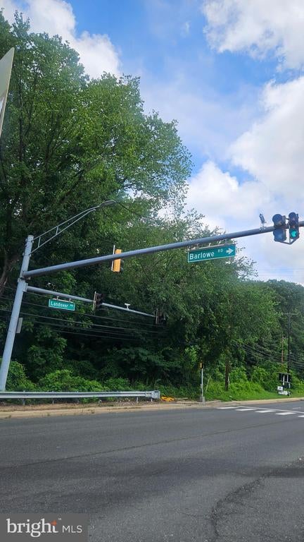 8410 Landover, Landover