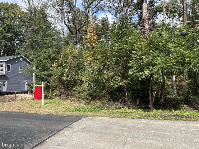 6106 Wesson Dr, Suitland