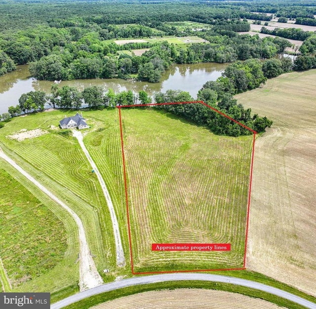 9361 Woodstock Ln, Easton