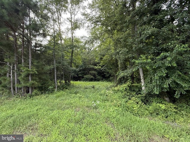 7613 Acorn Rd, Newark