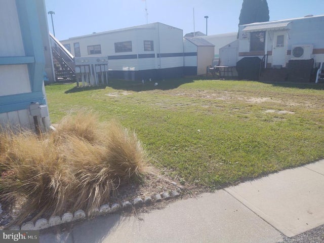 9 Middle Way Ln, Ocean City