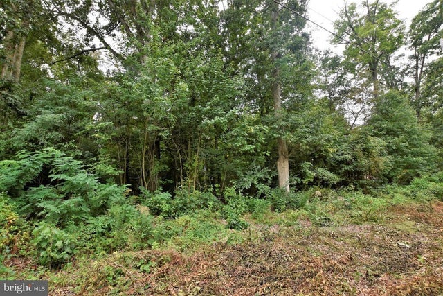 95 Curtis Dr, East Berlin