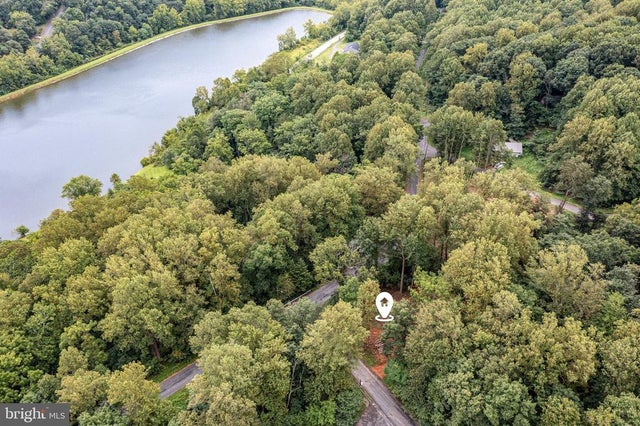 28 Swallow Trl, Fairfield