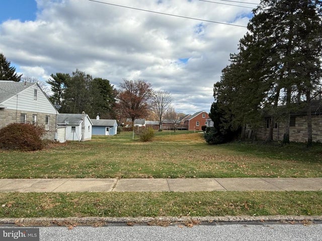 1555 Locust St, New Cumberland