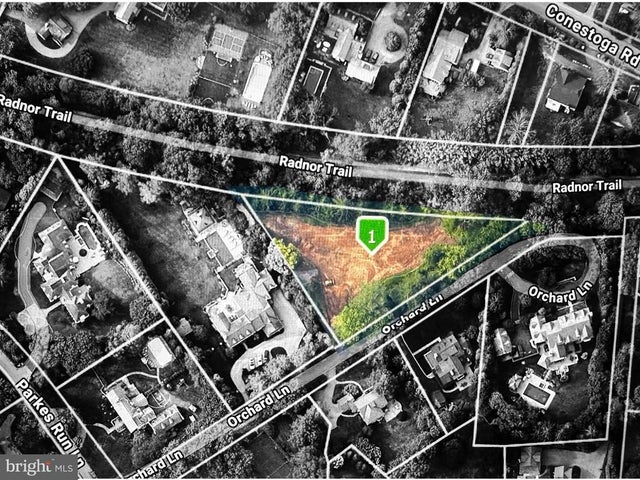 24 Orchard Ln, Villanova