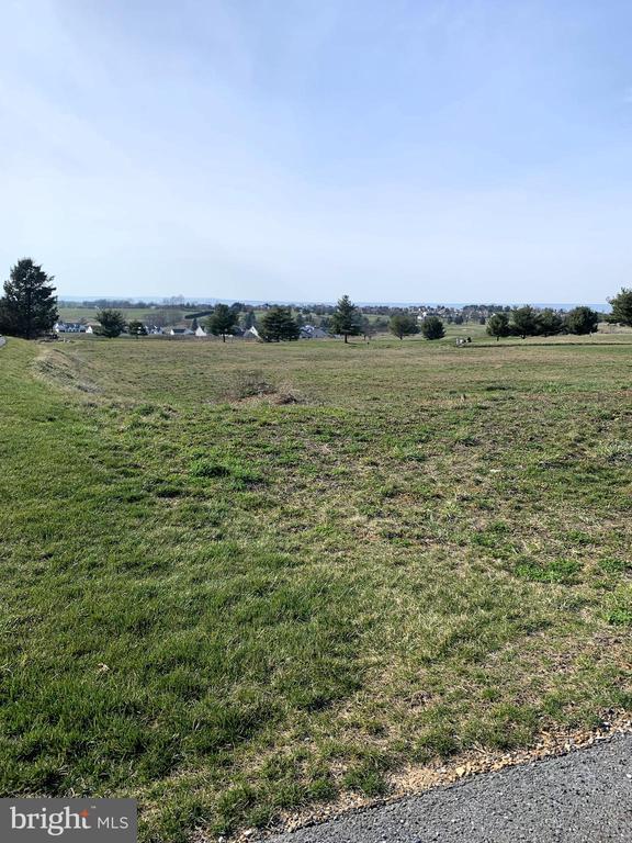 7136 Sandwich Ln, Fayetteville