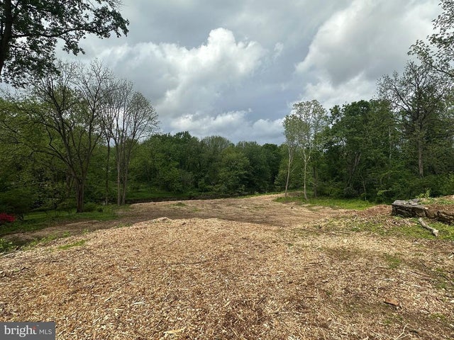 80 Jackson Dr, Lancaster