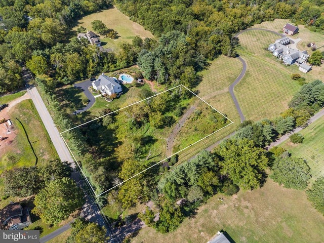 1073 N Grange Ave, Collegeville