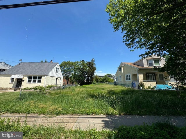 1627 Rhawn St, Philadelphia