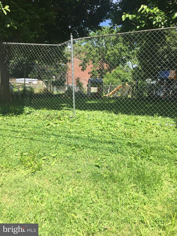 8072 Erdrick St, Philadelphia