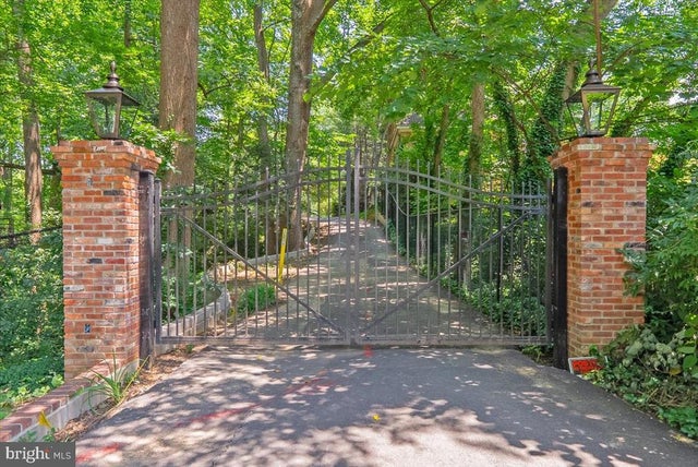 4019 N Randolph St, Arlington