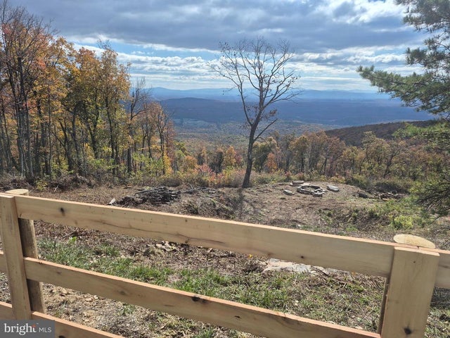 1217 Rockwood, Winchester