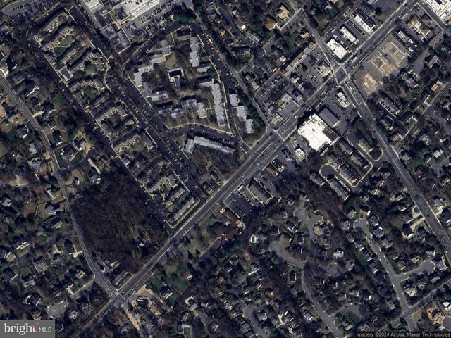 2576 Chain Bridge Rd, Vienna