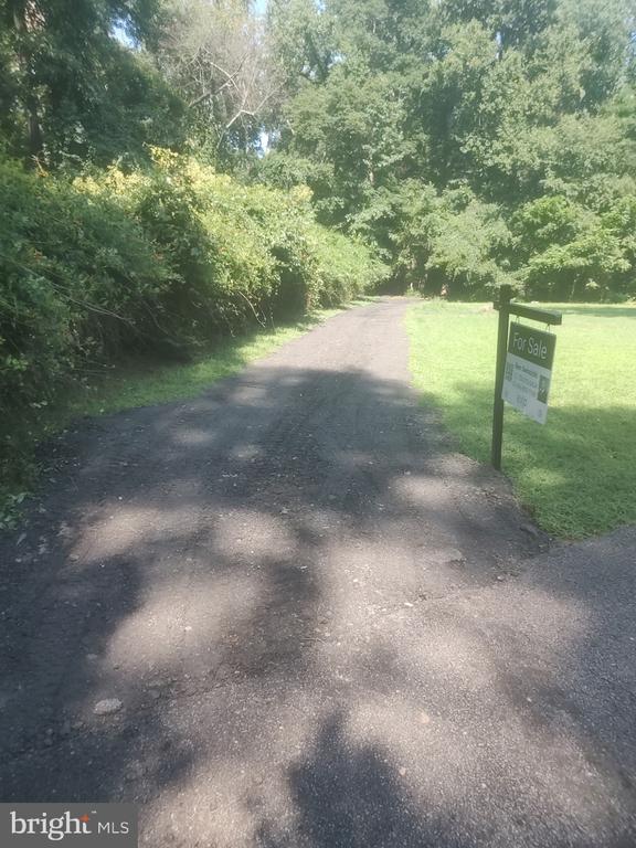 5940 Barberry Trl, Lorton