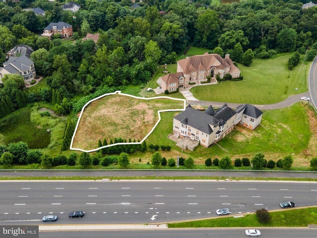 11703 Sugarland Rd, Herndon