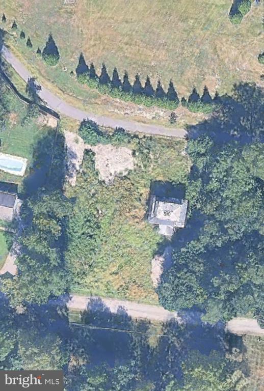 35 Shady Ln, Stafford