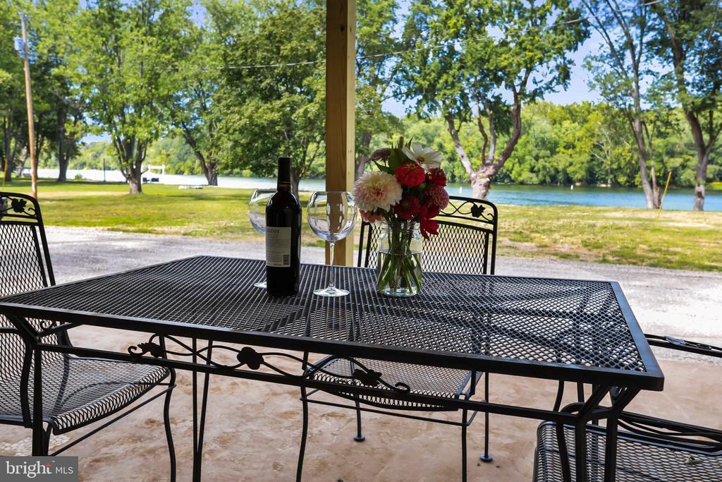 Bella Vista Subdivision Section 2, Lot 26, FALLING WATERS WV