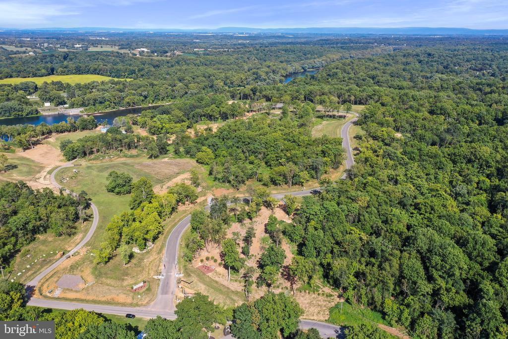 Bella Vista Subdivision Section 2, Lot 29, FALLING WATERS WV