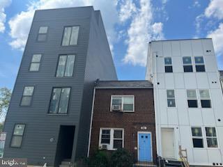 1002 18th St Ne, Washington