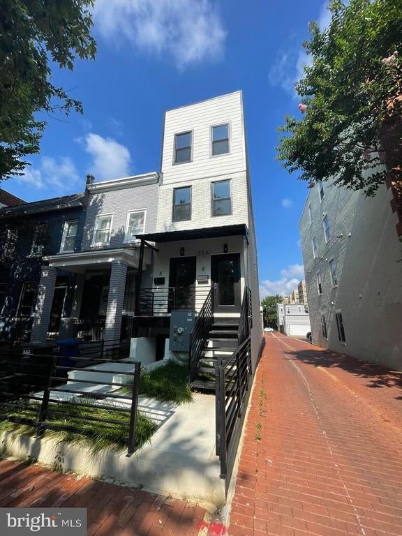 726 11th St Ne, Washington