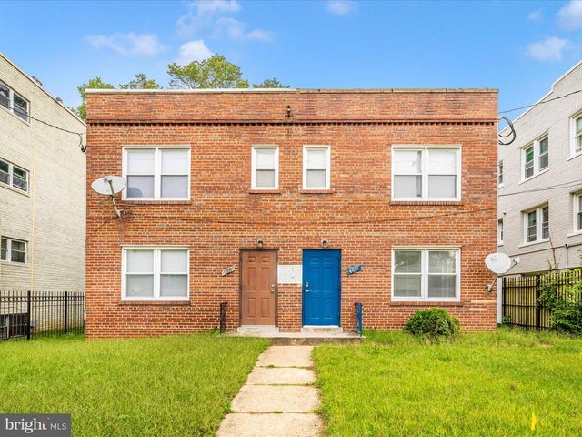 4811 Quarles St Ne, Washington