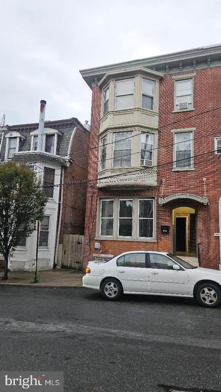 814 W 8th St, Wilmington