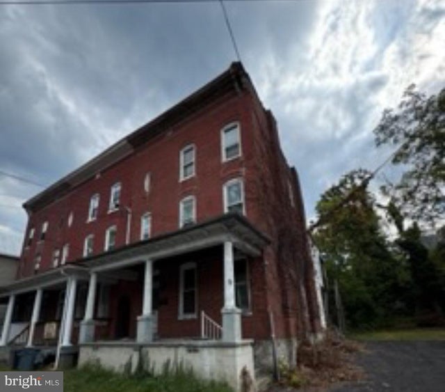 9 N Lee St, Cumberland