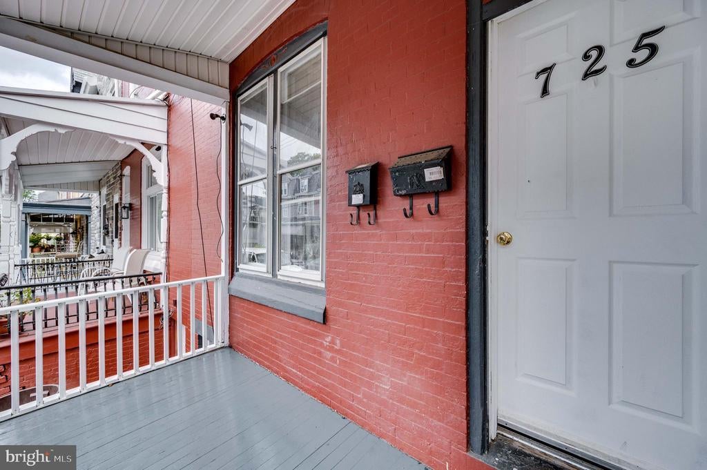 725 Madison Ave, READING