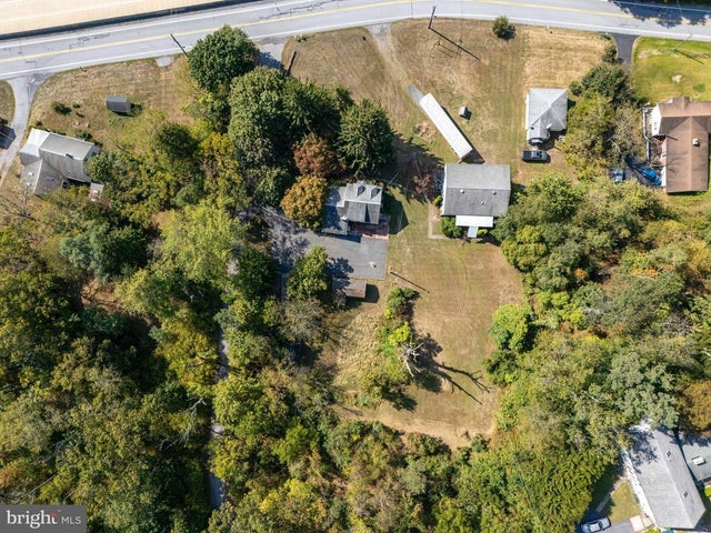 1893 Old State Rd, Dauphin