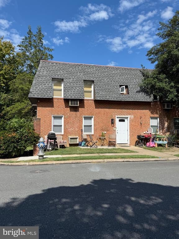 1 Brighton Village Dr, Broomall