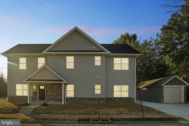 724 Woodlawn Ave, Collingdale